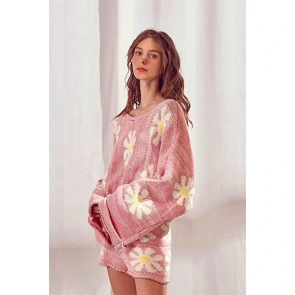 NWT! In Bloom Daisy Print Sweater - Picture 8 of 13